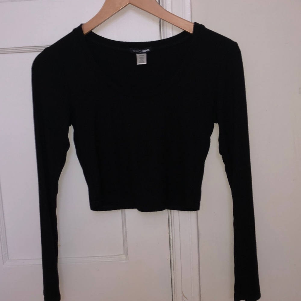 Black long sleeve crop top